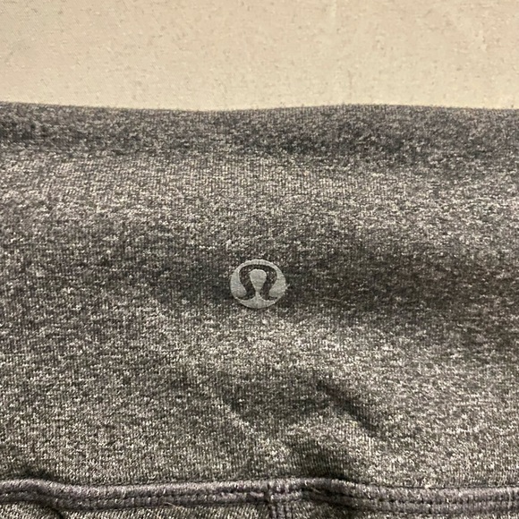 Lululemon | Rare Lululemon Acro Crop Peacock Leggings | Black | Size: 8 | - Picture 5 of 7